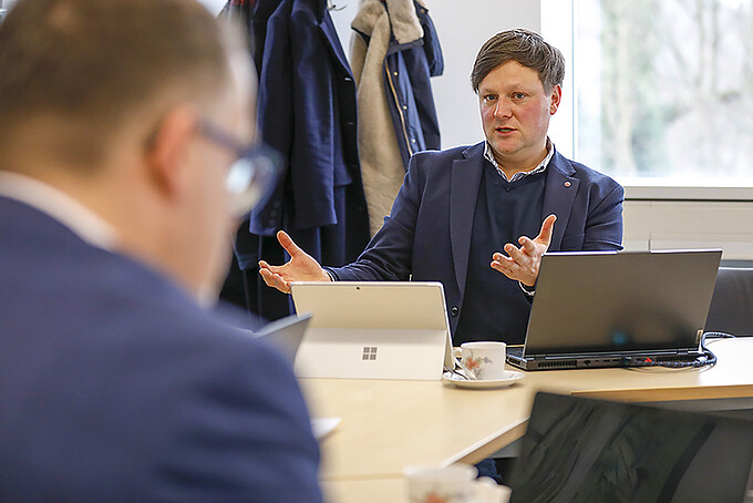 Referent Hochschuldidaktik der HSZG, Daniel Winkler im Gespräch.