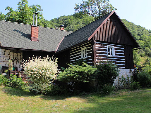 Tal im Naturschutzgebiet Podloučky, Tschechien